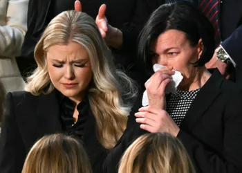 Political Leaders Debate Etiquette at Annual Speech Events